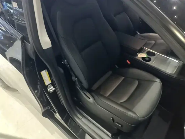 Tesla Model Y — Фото автомобиля 24