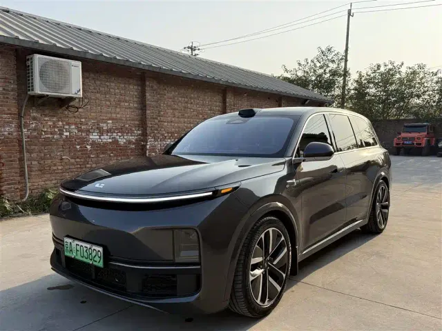 Фотография автомобиля — Li Auto L9
