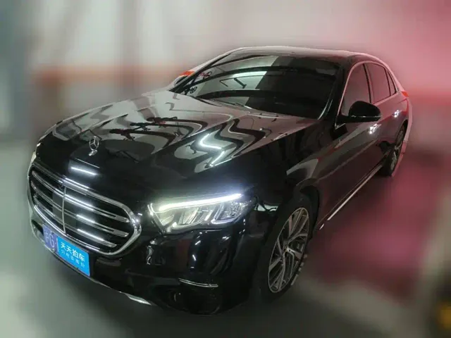 Фотография автомобиля — Mercedes-Benz E-Class