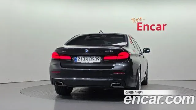 BMW 5 Series G30 — Фото автомобиля 4