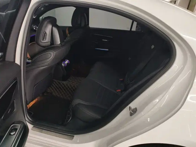 Mercedes-Benz C-Class — Фото автомобиля 16