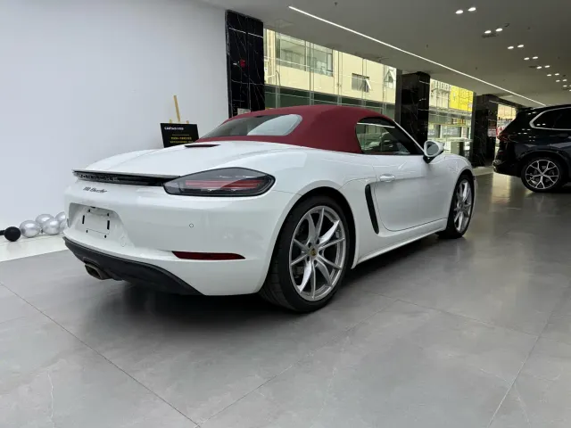 Porsche 718 — Фото автомобиля 2