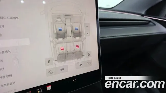 Tesla Model Y — Фото автомобиля 16