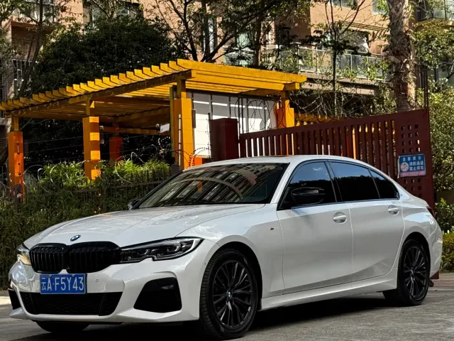 Фотография автомобиля — BMW 3 Series