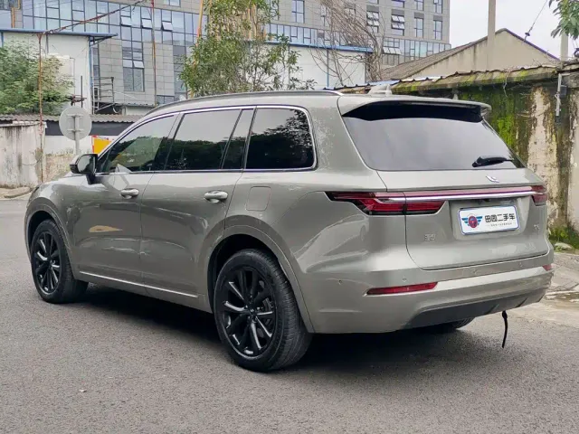 Li Auto ONE — Фото автомобиля 4