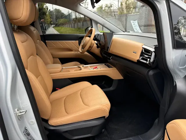 Wuling Starlight 730 — Фото автомобиля 8