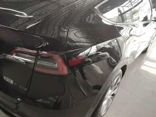 Tesla Model Y — Фото автомобиля 7