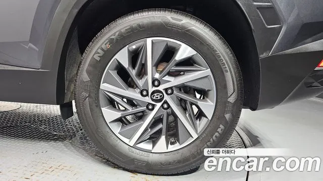 Hyundai Tucson Tucson (NX4) Дизель 2.0 4WD — Фото автомобиля 19