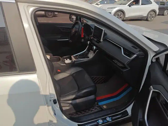 Toyota Wildlander — Фото автомобиля 8