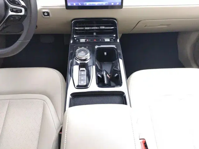 Wuling Starlight — Фото автомобиля 16