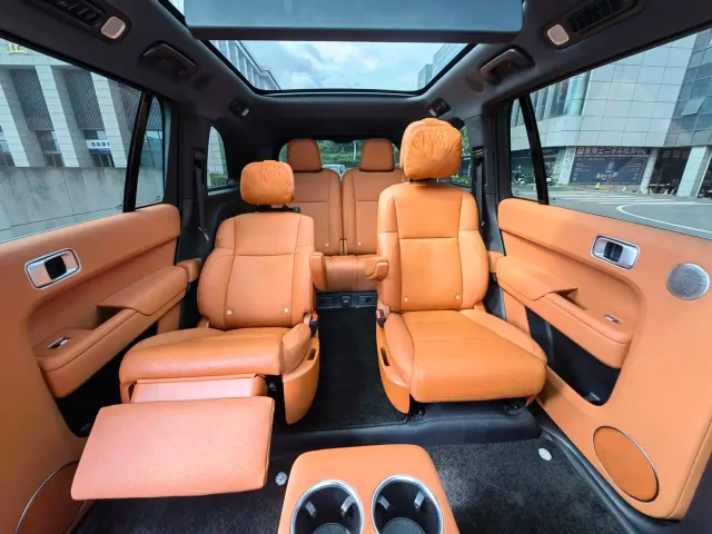 Li Auto L9 — Фото автомобиля 13