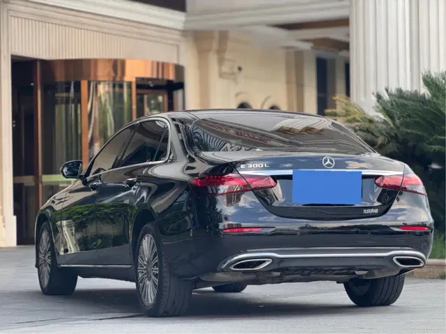Mercedes-Benz E-Class — Фото автомобиля 9