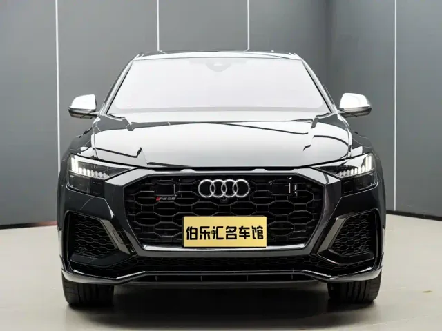 Audi RS Q8 — Фото автомобиля 3