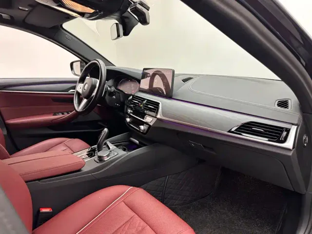 BMW 5 Series — Фото автомобиля 11