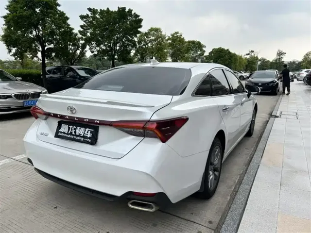 Toyota Avalon 2019 2.0L Luxury Edition (China VI) — Фото автомобиля 9