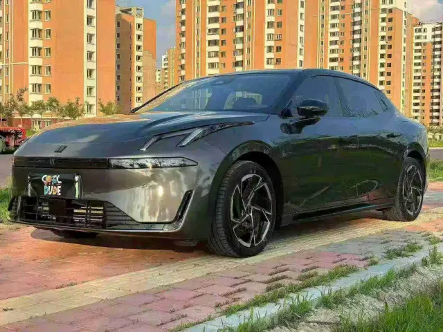 Фотография автомобиля — Lynk & Co 07 EM-P