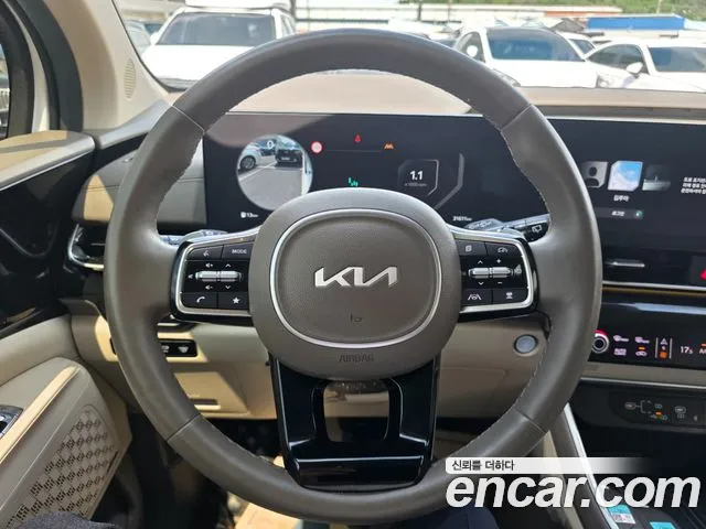 Kia Carnival Generation 4 — Фото автомобиля 11