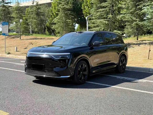 Aito M8 — Фото автомобиля 2