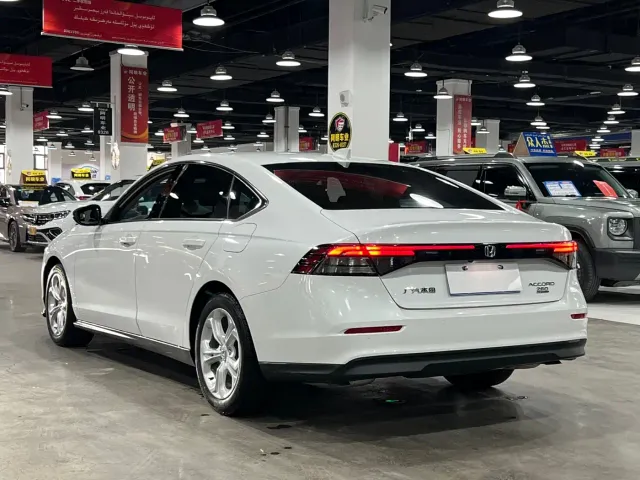 Honda Accord — Фото автомобиля 6