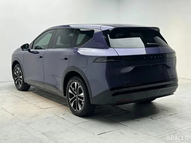 Nissan NX8 — Фото автомобиля 5