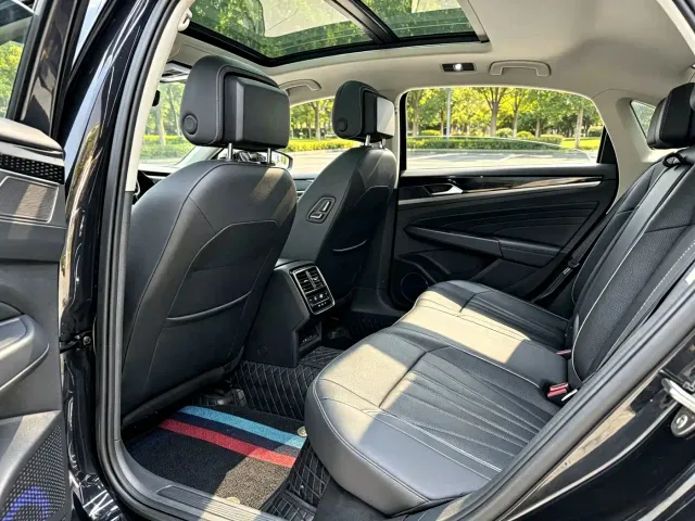 Volkswagen Passat — Фото автомобиля 13