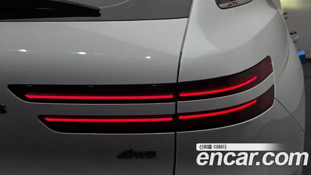Genesis GV70 — Фото автомобиля 8