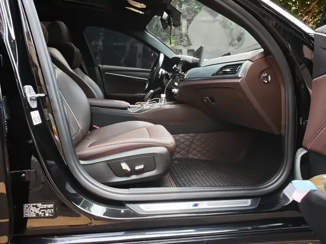 BMW 5 Series — Фото автомобиля 14