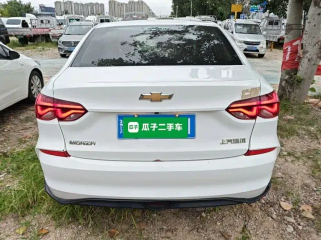 Chevrolet Monza — Фото автомобиля 5