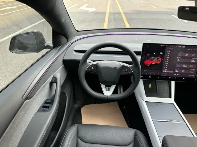 Tesla Model Y — Фото автомобиля 9