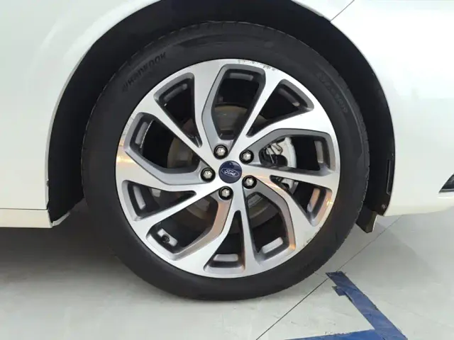 Ford Mondeo — Фото автомобиля 6