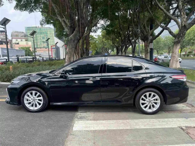 Toyota Camry — Фото автомобиля 4