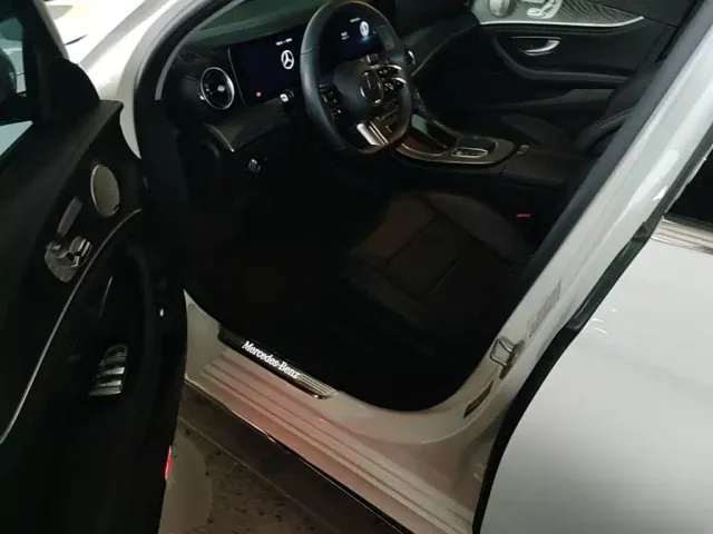 Mercedes-Benz E-Class — Фото автомобиля 15