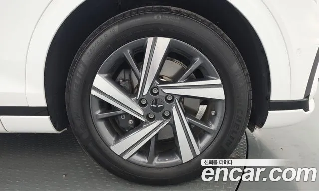 Genesis GV70 — Фото автомобиля 6