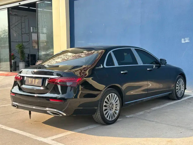 Mercedes-Benz E-Class — Фото автомобиля 9