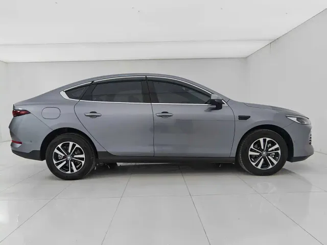 BYD Qin PLUS — Фото автомобиля 11