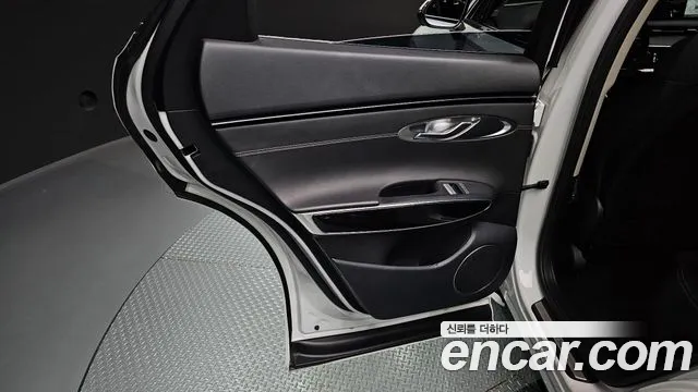 Genesis GV70 — Фото автомобиля 14