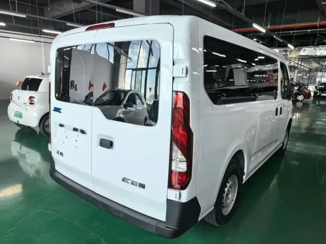 JMC E-Fushun — Фото автомобиля 6