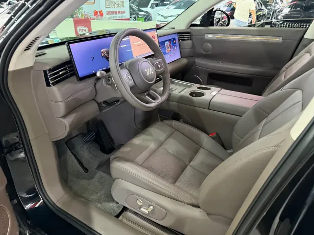 IM Motors LS6 — Фото автомобиля 9