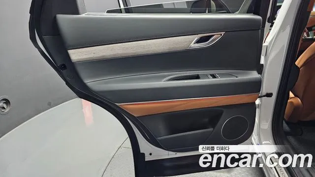 Genesis GV80 — Фото автомобиля 24