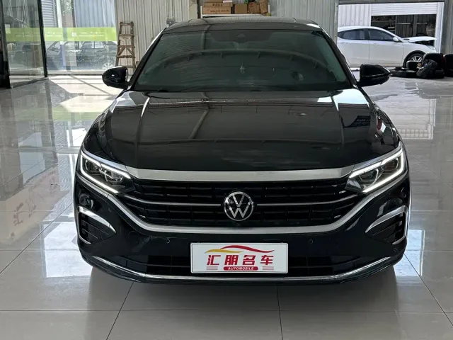 Volkswagen Passat — Фото автомобиля 2