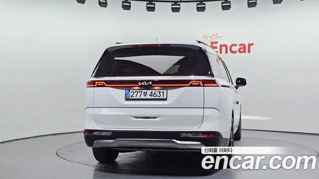 Kia Canival — Фото автомобиля 4