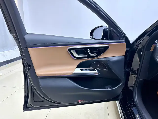 Mercedes-Benz E-Class — Фото автомобиля 18
