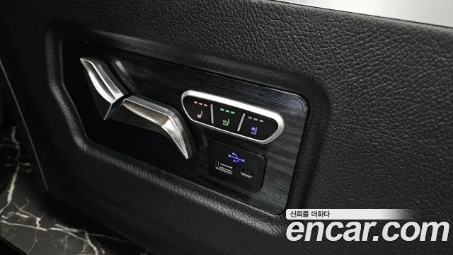 Kia Carnival Generation 4 — Фото автомобиля 25
