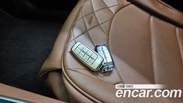 Genesis GV70 — Фото автомобиля 21