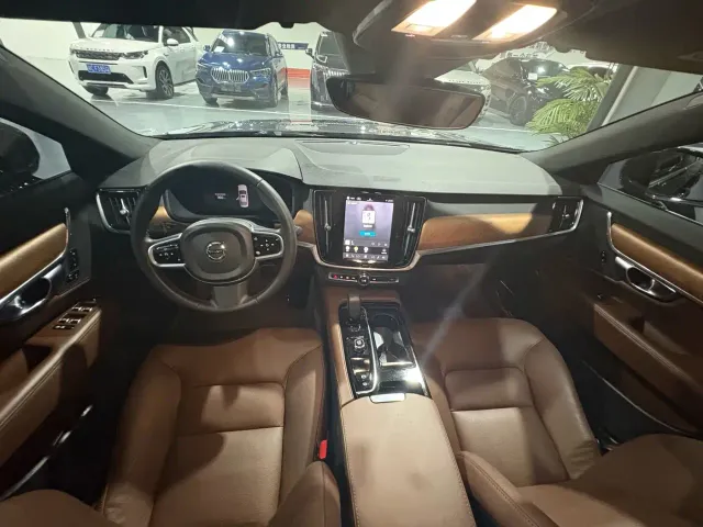 Volvo S90 — Фото автомобиля 5