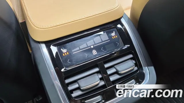 Volvo XC90 — Фото автомобиля 29
