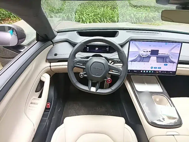Xiaomi SU7 — Фото автомобиля 10