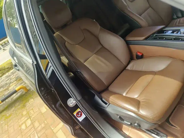 Volvo XC60 — Фото автомобиля 19