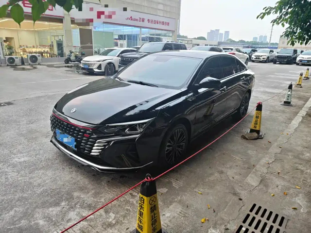 Фотография автомобиля — Dongfeng Yixuan MAX