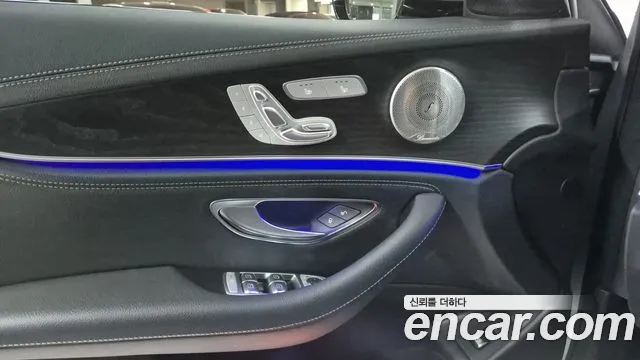 Mercedes-Benz E-Class — Фото автомобиля 10
